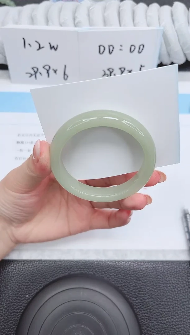 未镶嵌手镯石英质玉205-56.2