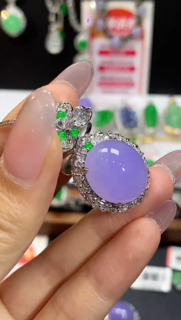 吊坠(不含链)18K金镶嵌翡翠多样性发其一