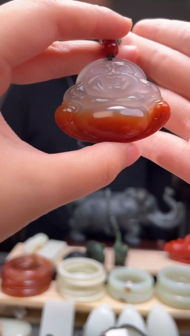 颈饰未镶嵌南红玛瑙吊坠