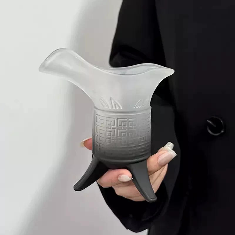 【好运连连】国风中式创意渐变黑帝王杯三足鼎立酒樽家用白酒杯高档