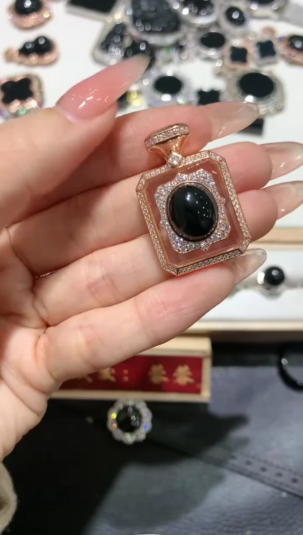 【闪购商品】翡翠吊坠(不含链)银S925镶嵌82多人多样性随机发货1件