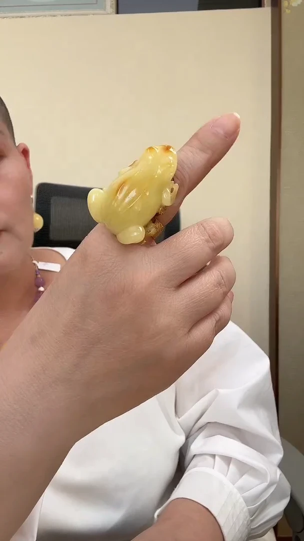 银S925镶嵌琥珀戒指戒指