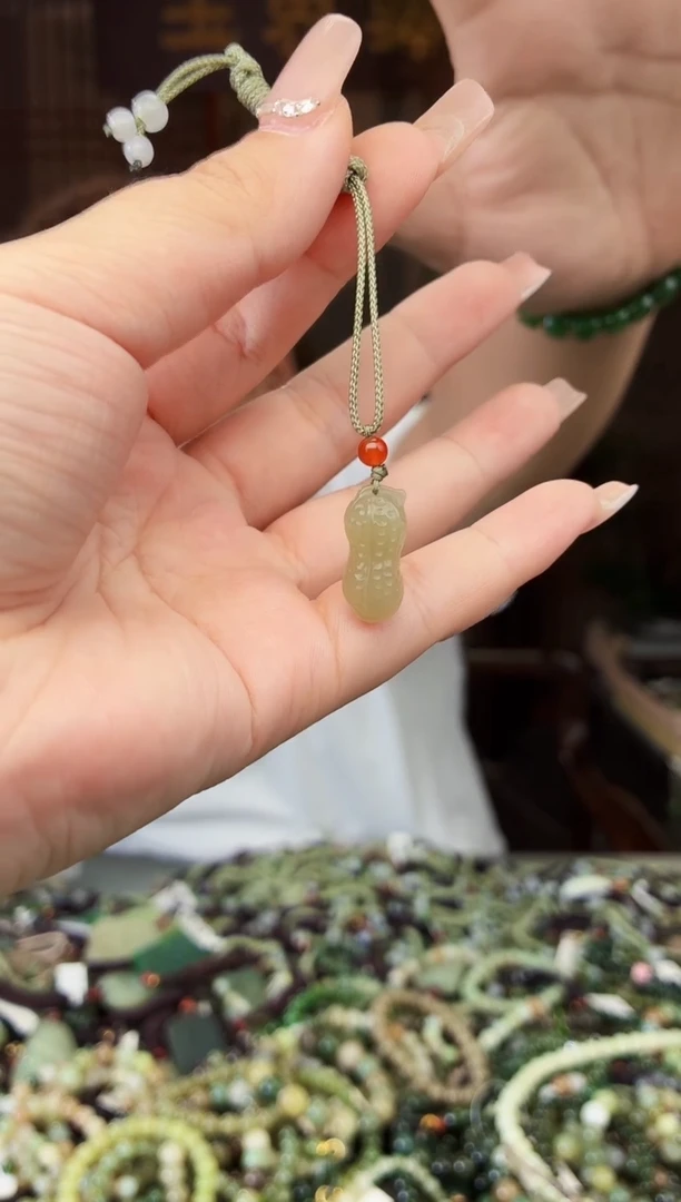 和田玉未镶嵌颈饰拍一发一