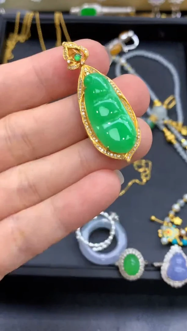 颈饰18K金镶嵌翡翠647-中国好珍宝