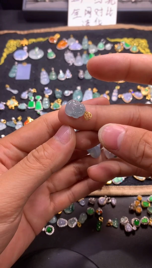 翡翠18K金镶嵌吊坠(不含链)111111