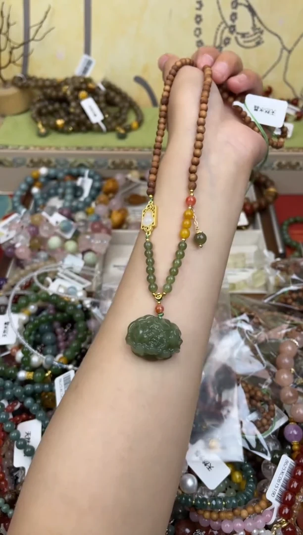 未镶嵌檀香木吊坠380