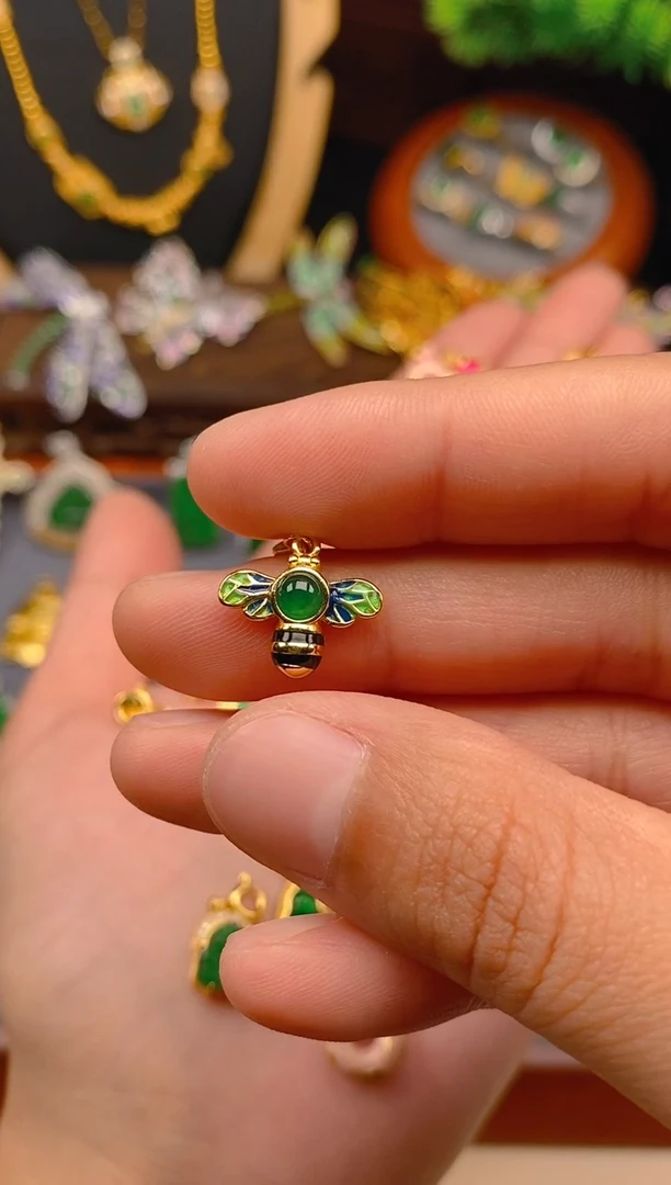 【闪购商品】翡翠吊坠(不含链)银S925镶嵌小蜜蜂