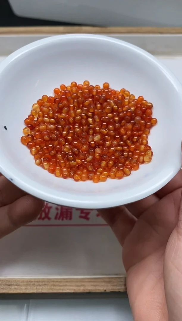 南红玛瑙散珠未镶嵌B860 冰飘花南红3mm100个9.9元