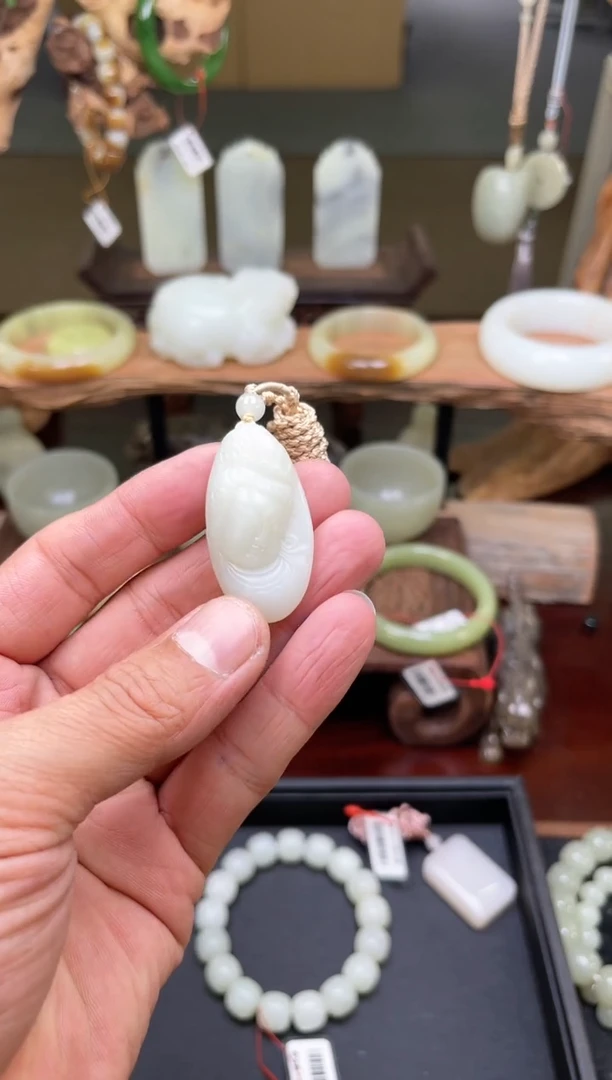 【闪购商品】和田玉吊坠未镶嵌新疆米达 观音9002255