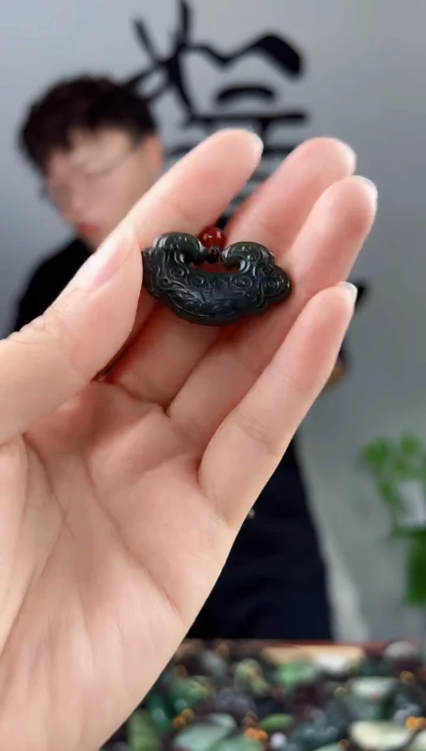 未镶嵌和田玉挂件拍一发一，多样性发货
