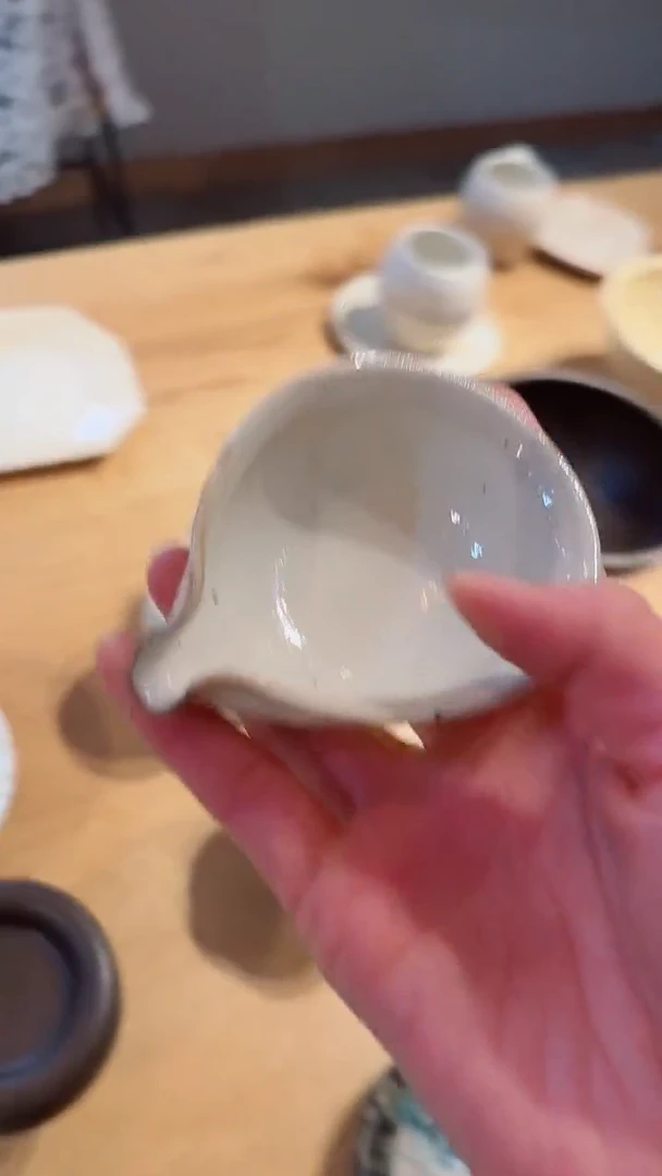 盘【预售】粉引立边小片口*1个(黑点随机发)