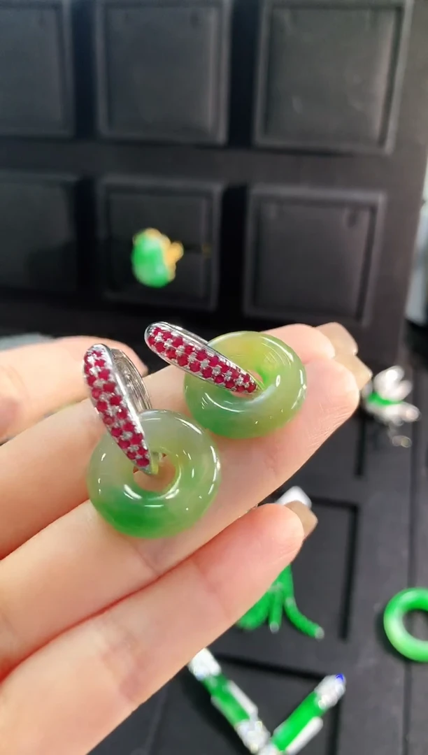 【闪购商品】翡翠耳饰18K金镶嵌耳饰