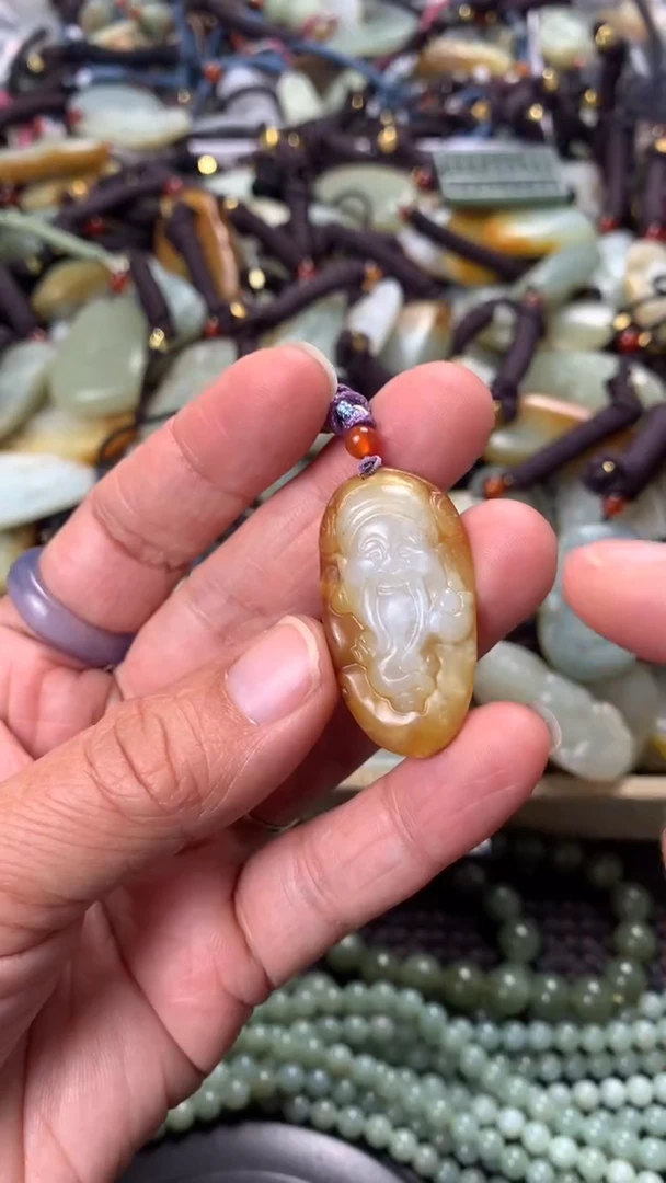 【闪购商品】和田玉颈饰未镶嵌多样性发货没有证书拍一发一有瑕