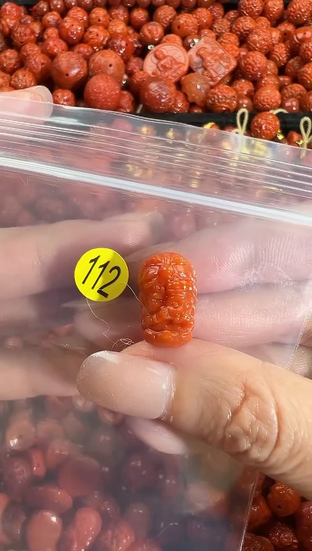 颈饰未镶嵌南红玛瑙1