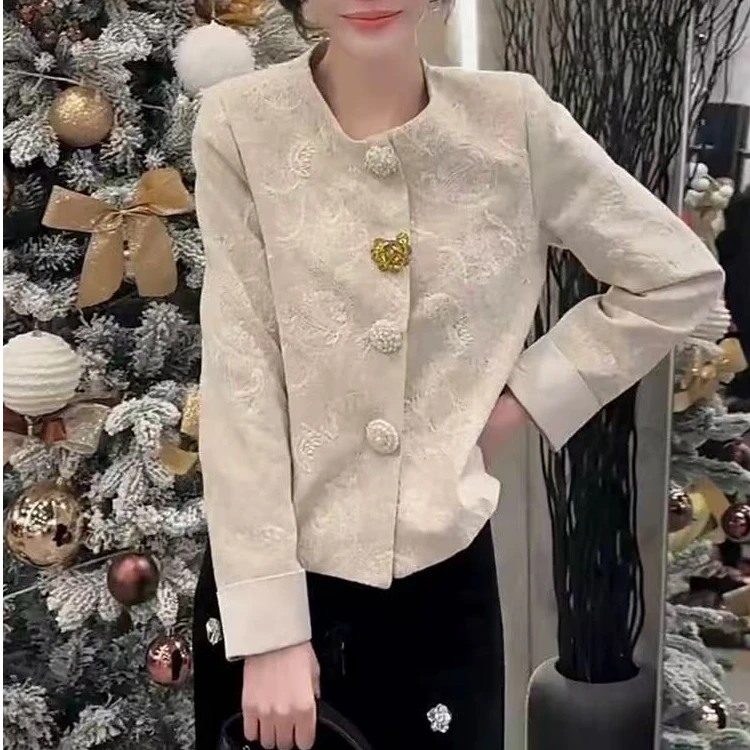 小迪家早春新中式全身提花刺绣单排珍珠扣宽松外套25101