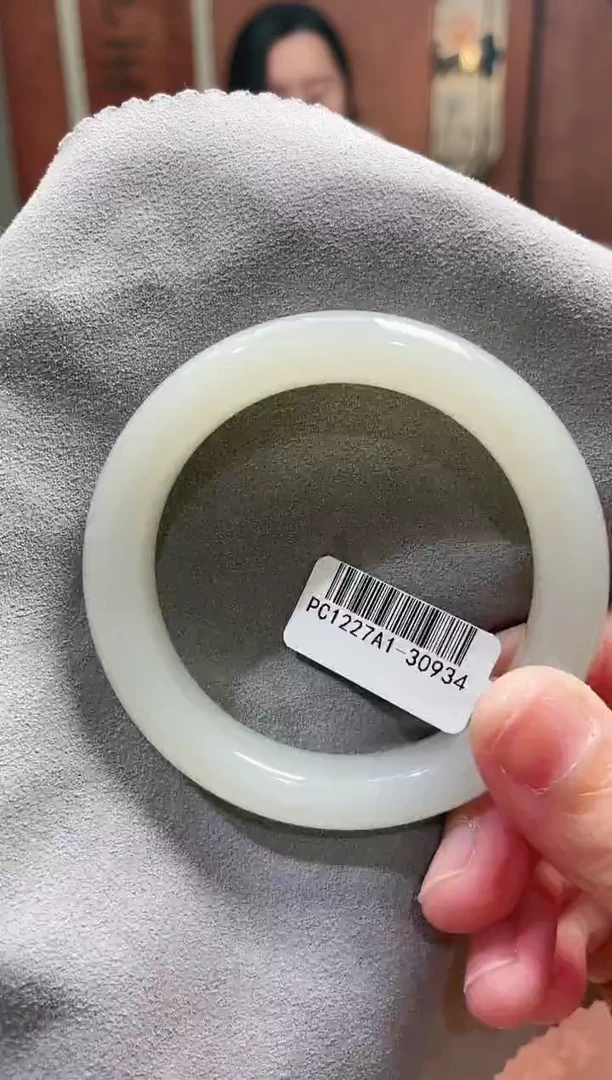 【闪购商品】和田玉手镯未镶嵌54+