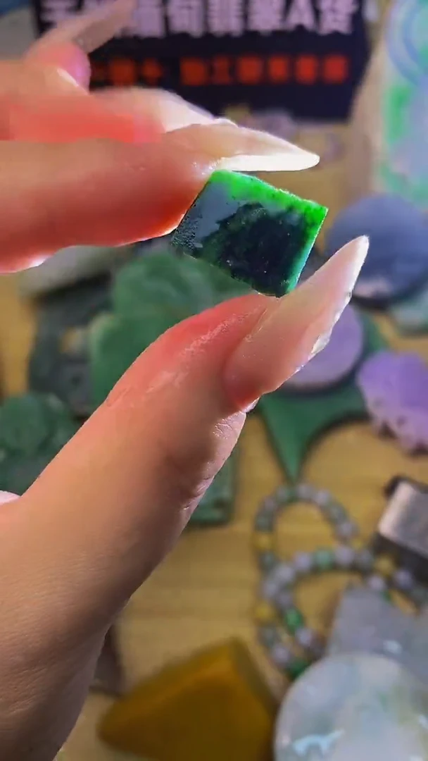 翡翠裸石未镶嵌天然缅甸翡翠A货711