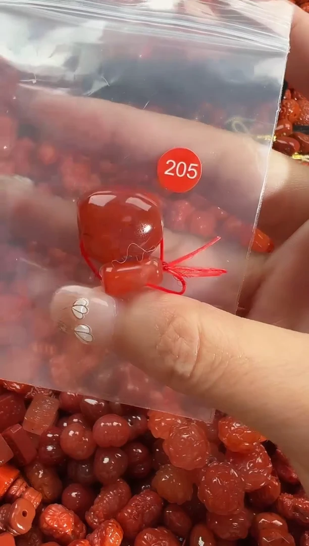 颈饰未镶嵌南红玛瑙1