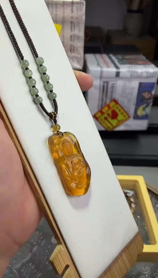 琥珀颈饰未镶嵌阿弥陀佛