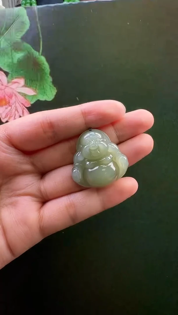 颈饰未镶嵌和田玉吊坠