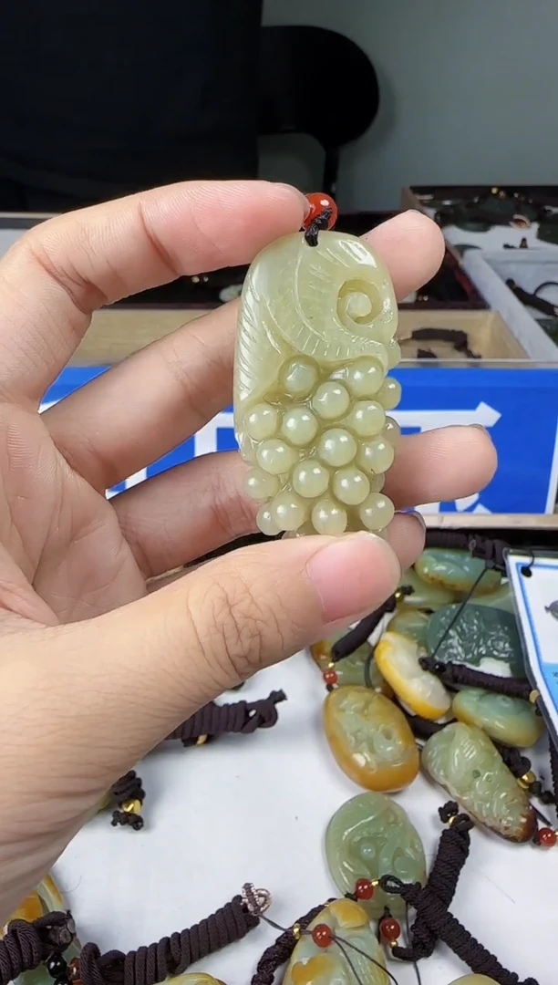 和田玉未镶嵌颈饰1