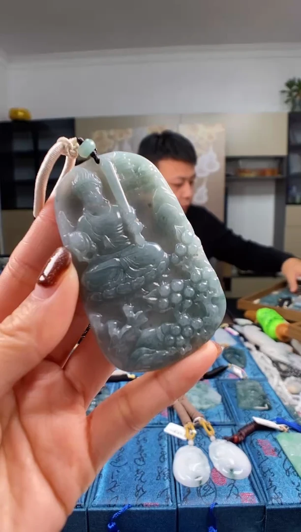 颈饰未镶嵌翡翠多样性发其一