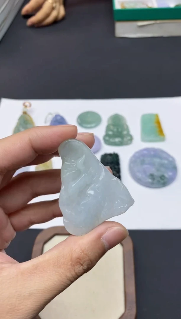 颈饰未镶嵌翡翠1