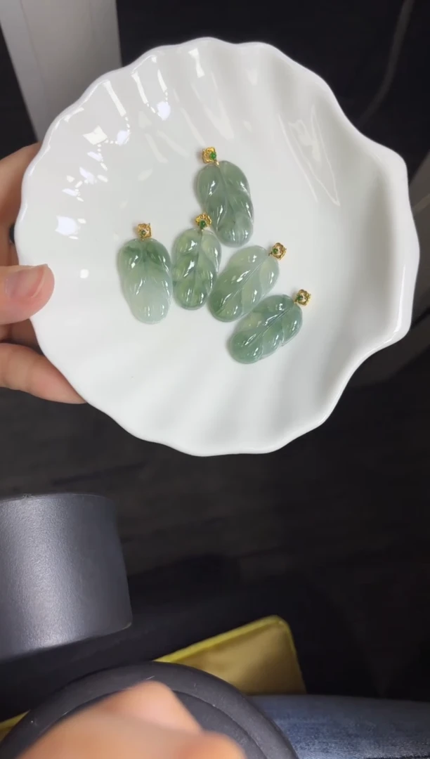 18K金镶嵌挂件翡翠多样性发一件CZAG1832-K5