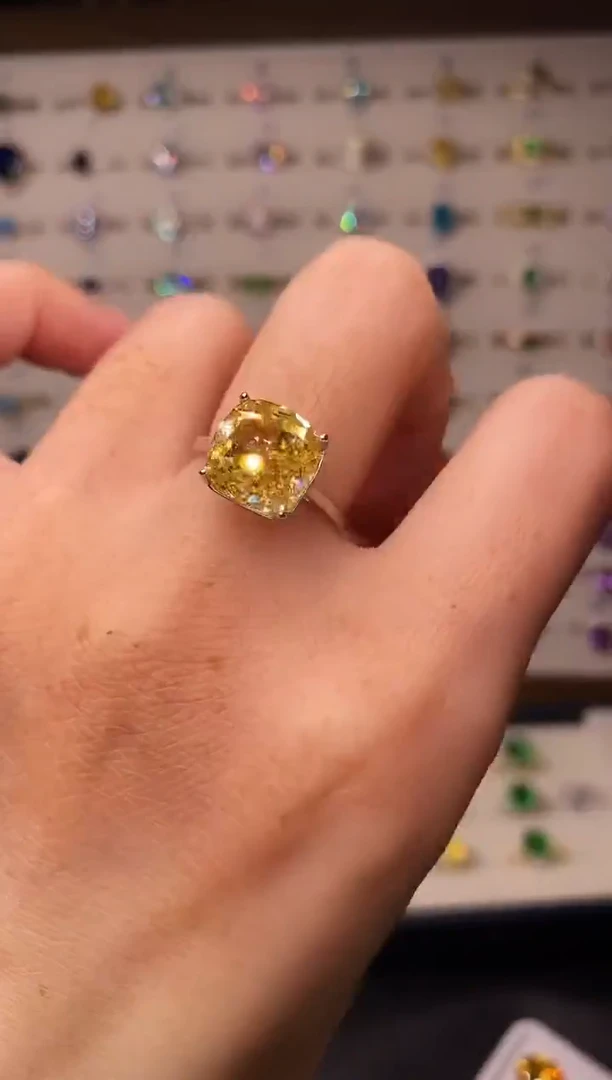 5克拉蓝宝石（处理）欧美风戒指