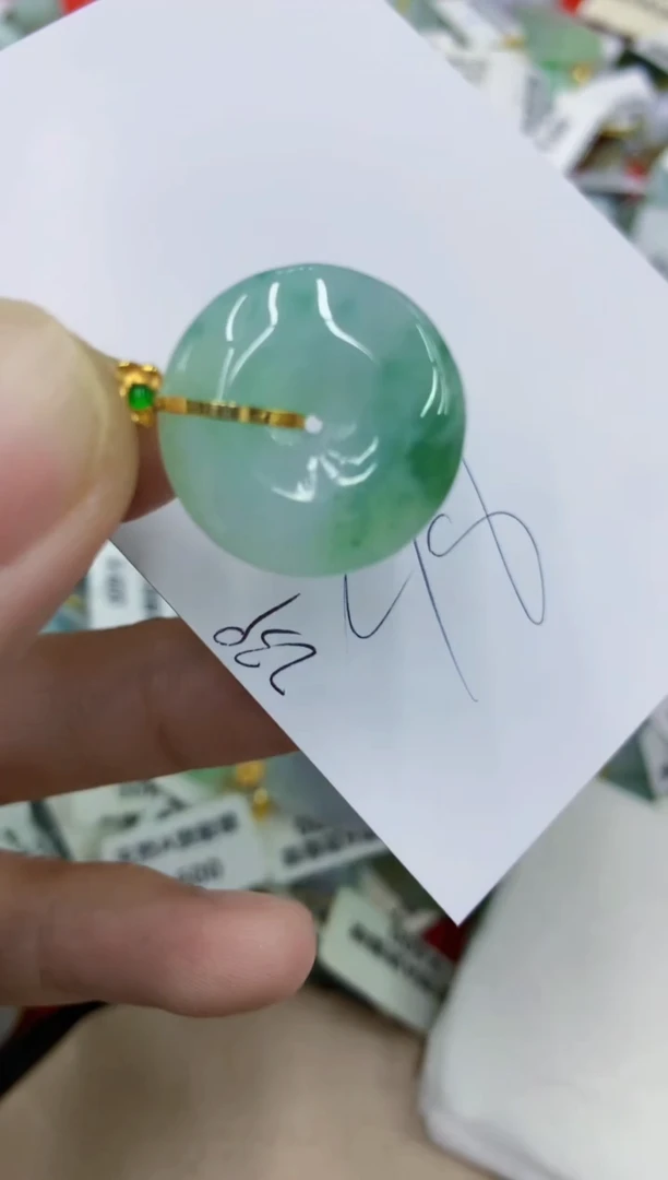 颈饰18K金镶嵌翡翠11111111111