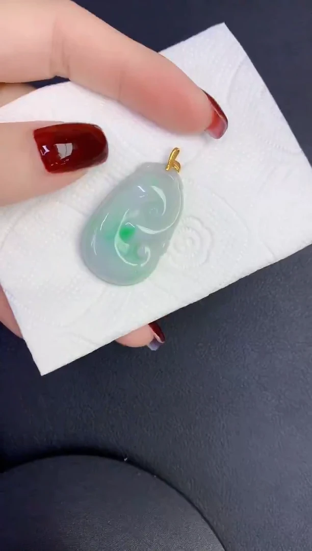 颈饰18K金镶嵌翡翠缅甸天然翡翠A货