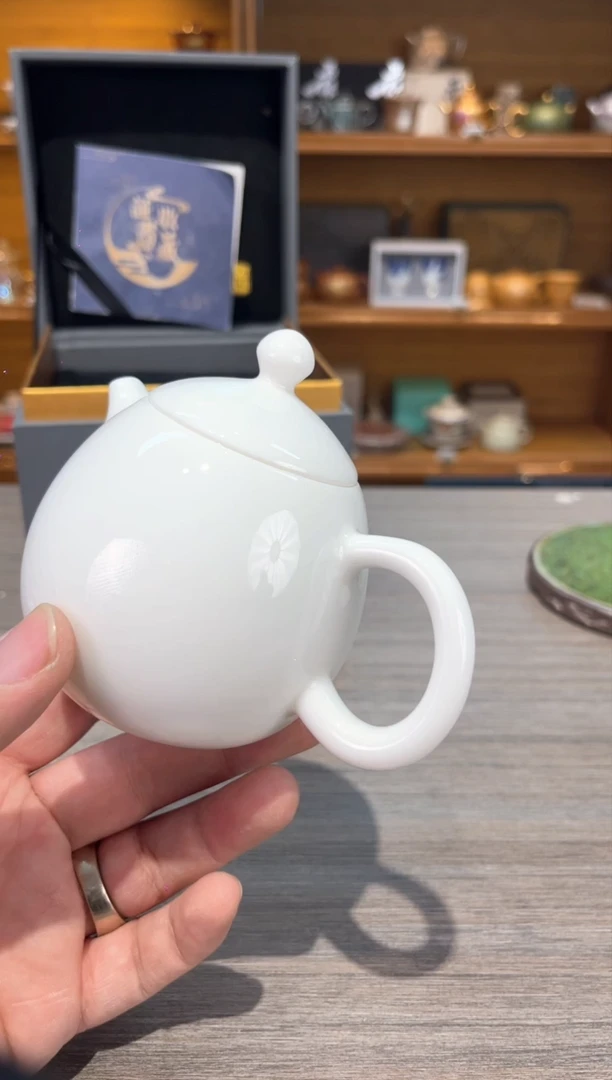 【闪购商品】白壶加证书加礼盒茶