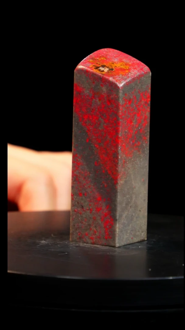 鸡血石梅花鸡血石牛角