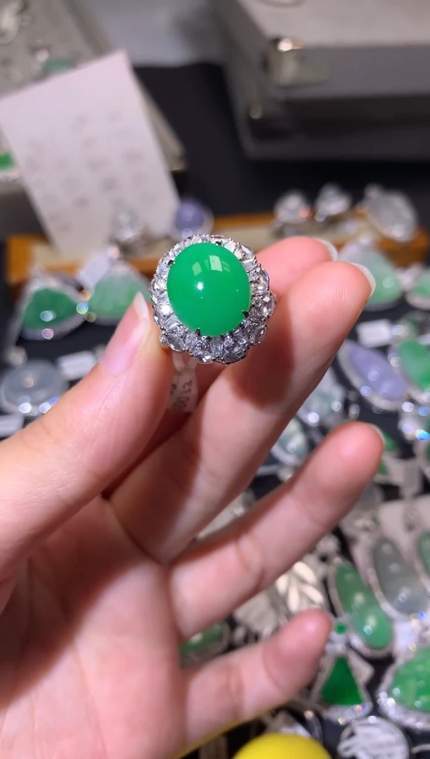 翡翠18K金镶嵌吊坠(不含链)戒指