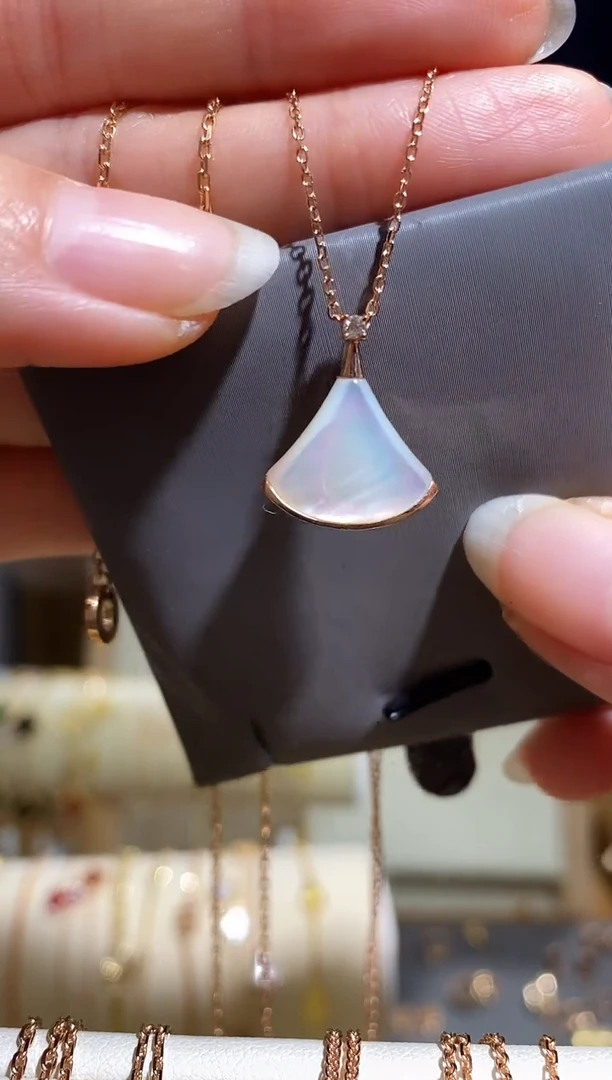 【闪购商品】贝壳（贝母）项链18K金镶嵌项链