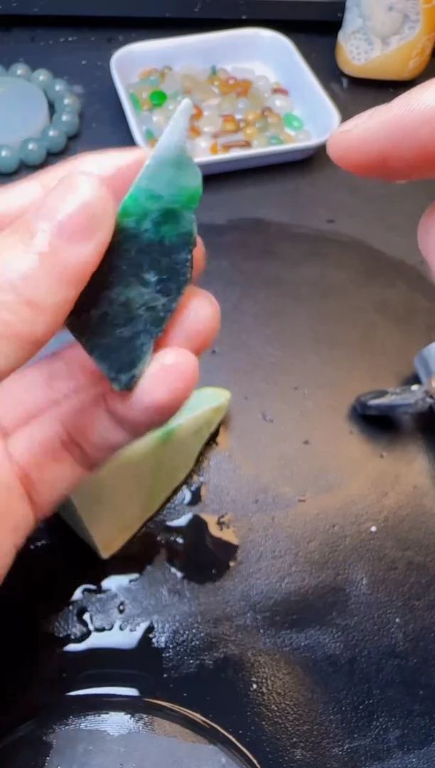 翡翠未镶嵌颈饰天然缅甸A货翡翠212