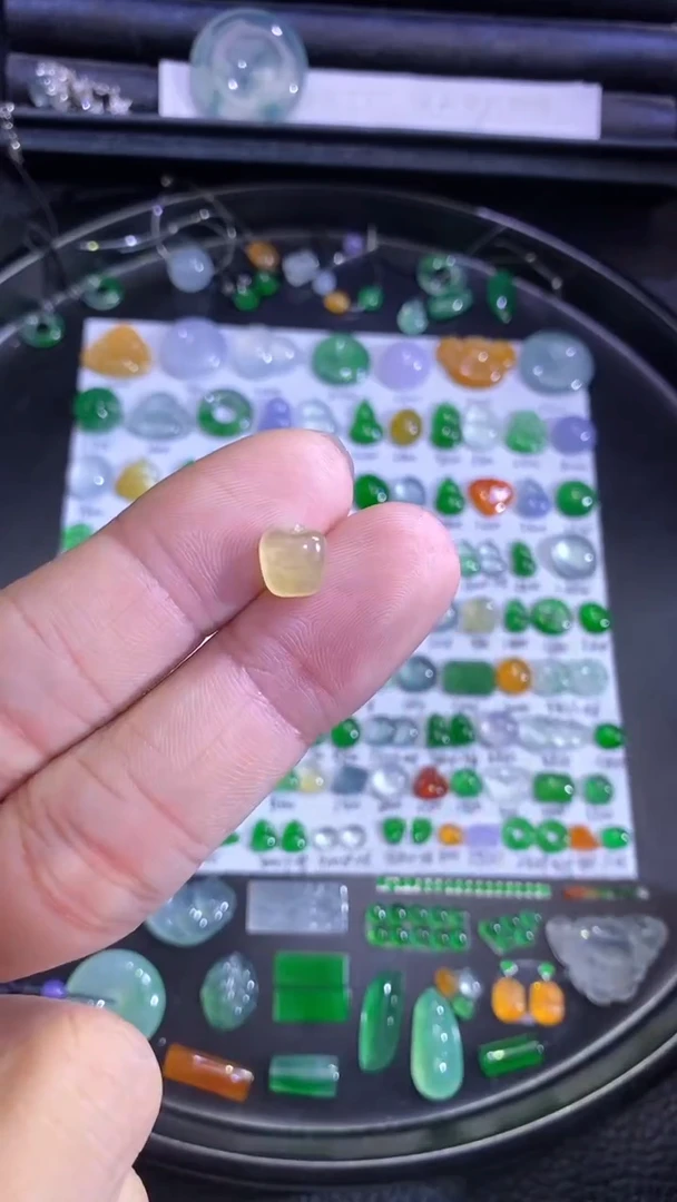 未镶嵌挂件翡翠苹果