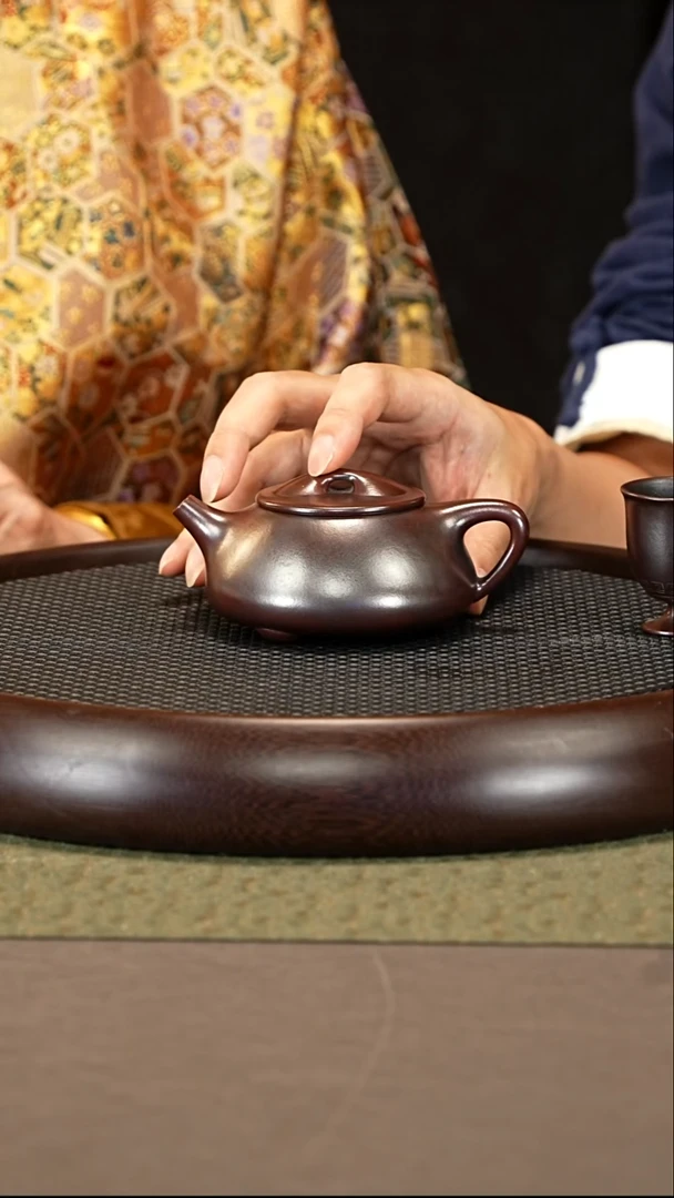 茶壶紫砂26 姚玲香 龙山古乌泥 景舟石瓢 220cc