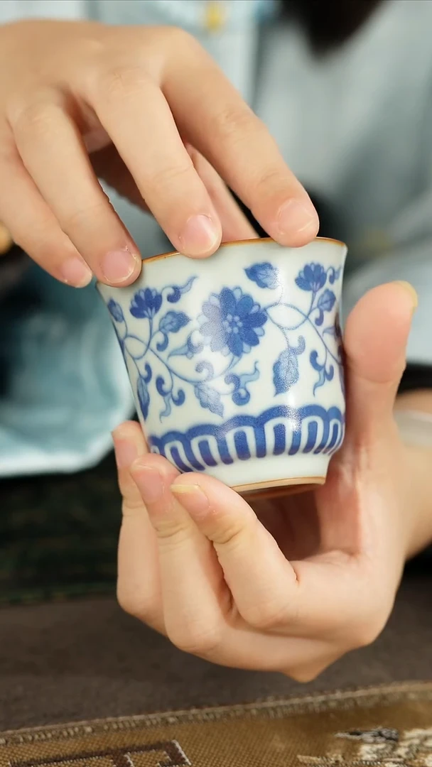 善窑厂汝窑缠枝莲主人杯