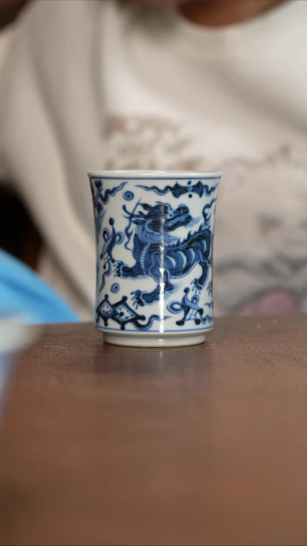 元青花甪端纹大杯子