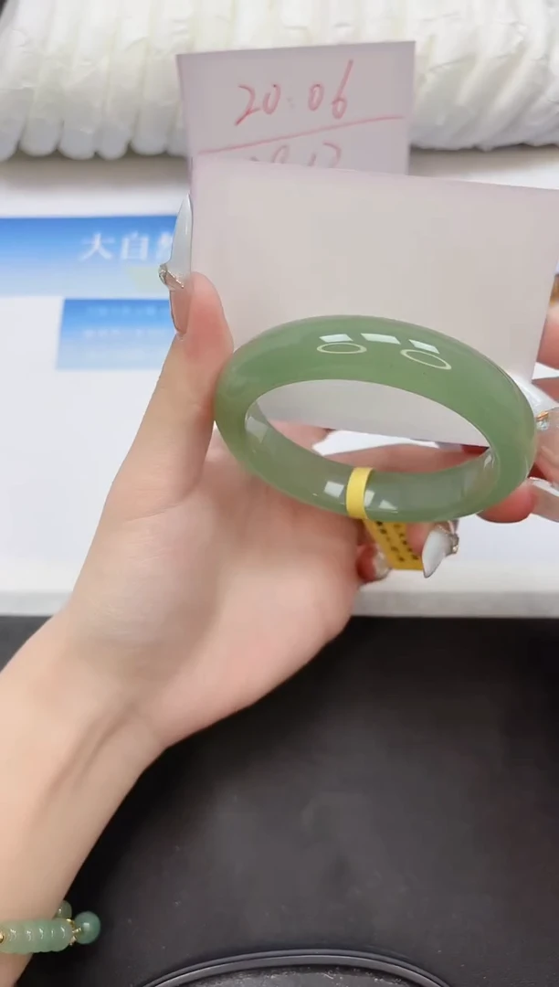 未镶嵌手镯石英质玉42-60.1