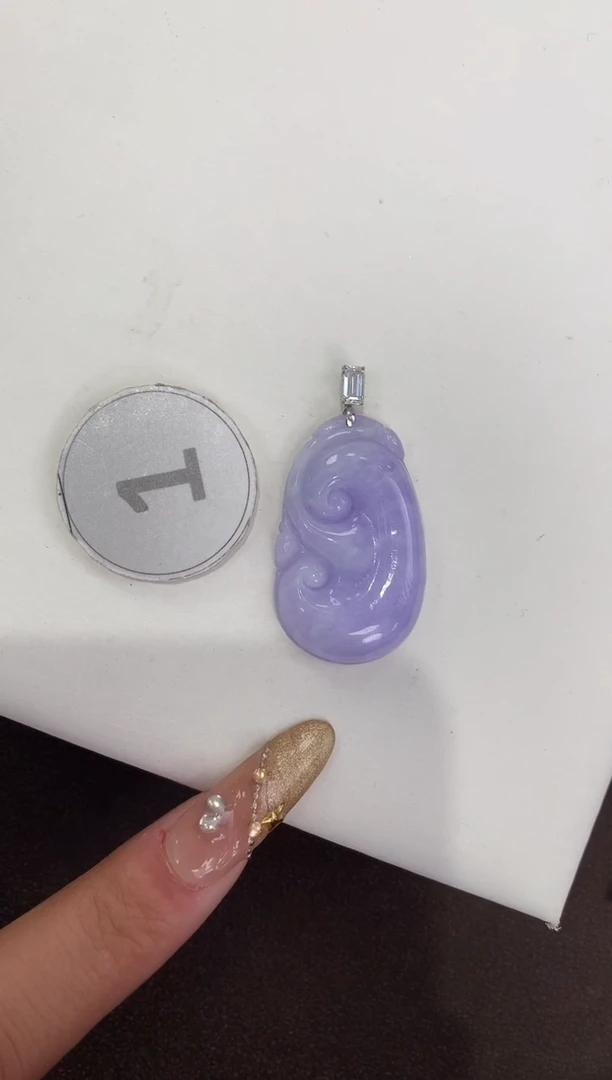 颈饰18K金镶嵌翡翠天然缅甸a货翡翠