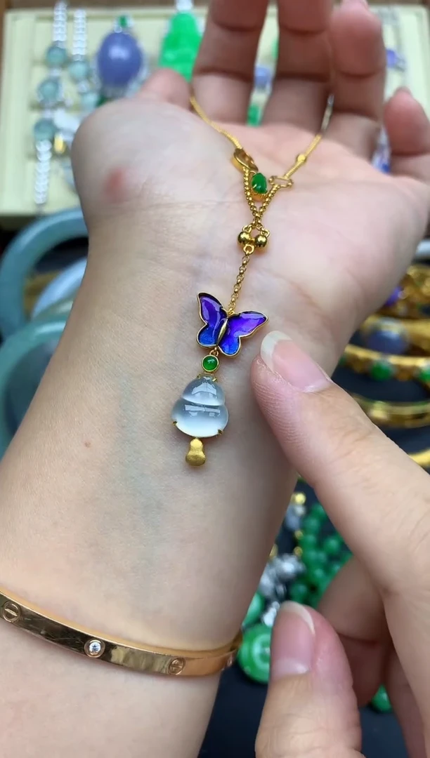 颈饰18K金镶嵌翡翠590-春日珠宝