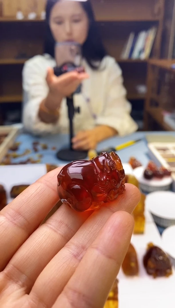 琥珀颈饰未镶嵌SN65-3（貔貅）