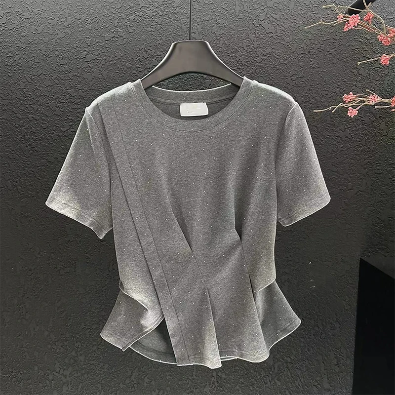 大码夏季不规则烫钻收腰短袖T恤女微胖mm气质高级感显瘦遮肚上衣