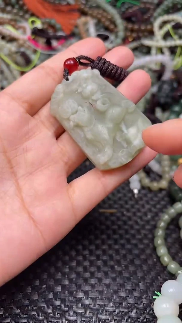 颈饰未镶嵌和田玉1