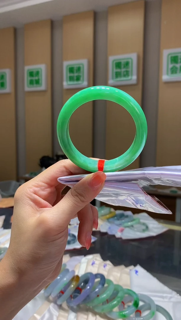 未镶嵌手镯翡翠QQ5 全款13万 定金2万