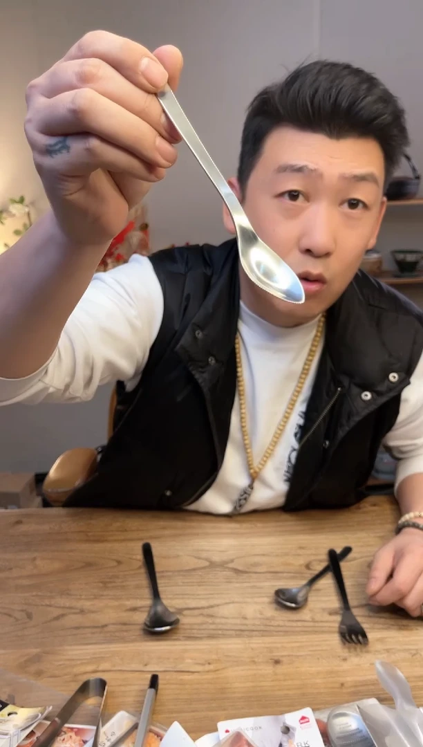 【闪购商品】瓷片柳宗理果肉勺······