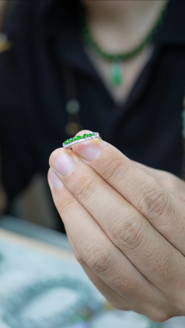 18K金镶嵌戒指翡翠56号-戒指/GG/9