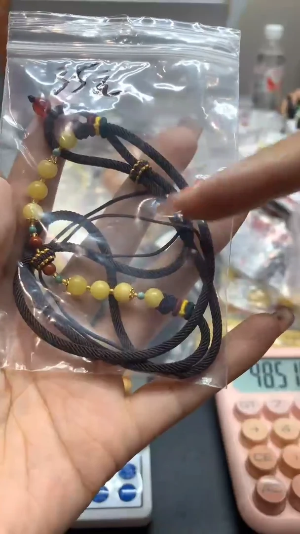 未镶嵌琥珀珠宝奇石608